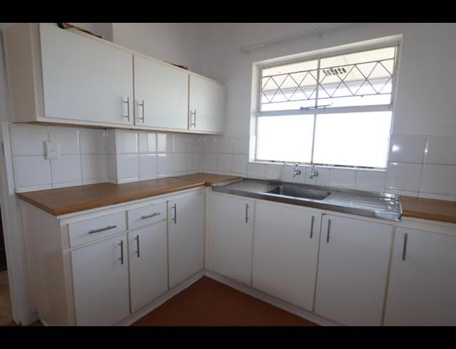 2 BEDROOM PROPERTY TO RENT IN LANSDOWNE